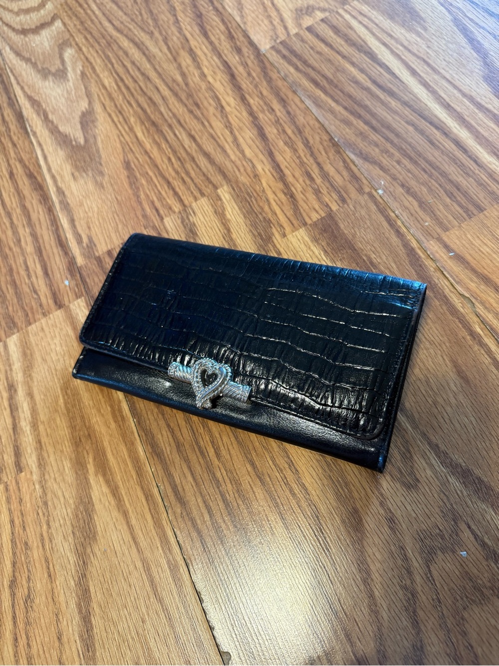 Black Brighton-inspired Y2K Croc-Embossed Wallet with Heart Rhinestone Accent